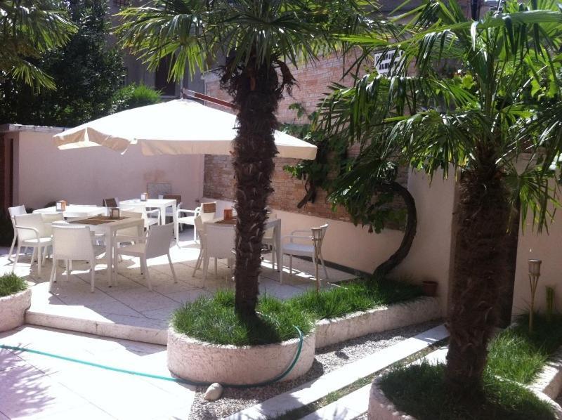 Hotel La Pergola Di Venezia 2*